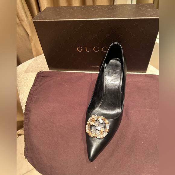 Gucci Black Heels with Pearl and Jewel Embellishment - Picture 7 of 8